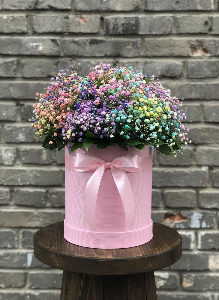 Цветочная композиция из Гипсофила и Розы в шляпной коробке в Старой Ситне