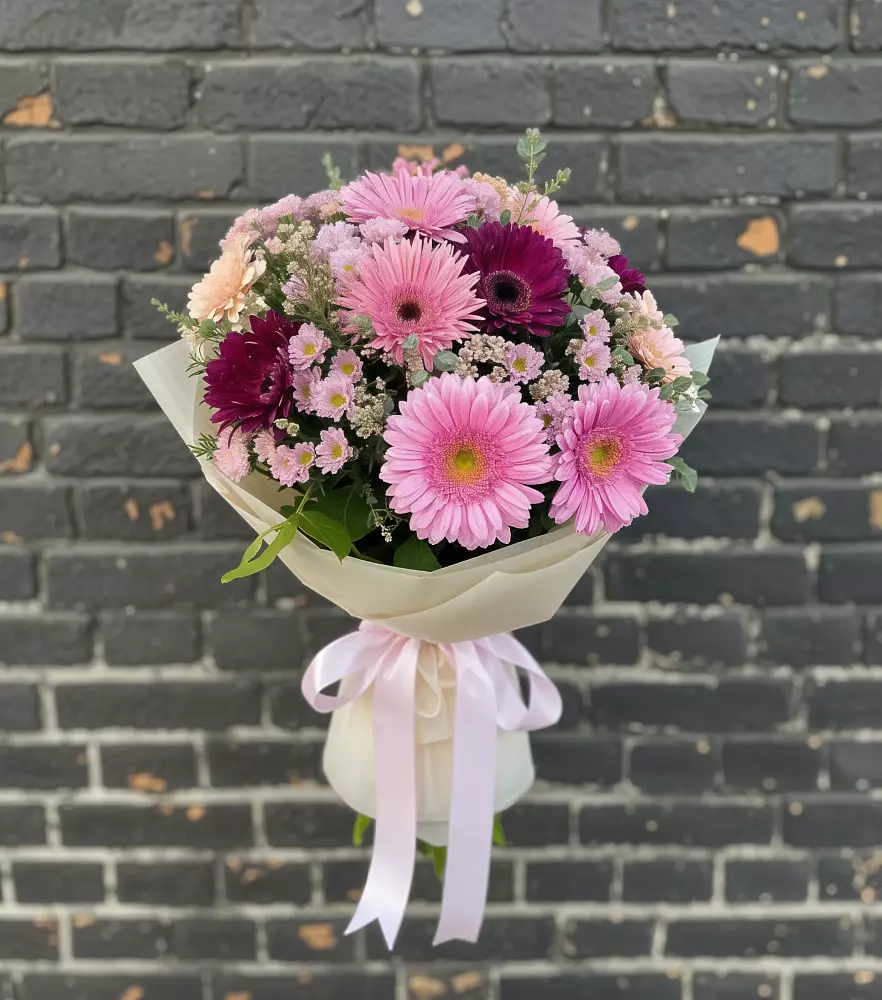 Букет цветов из: Герберы и Хризантемы в Старой Ситне