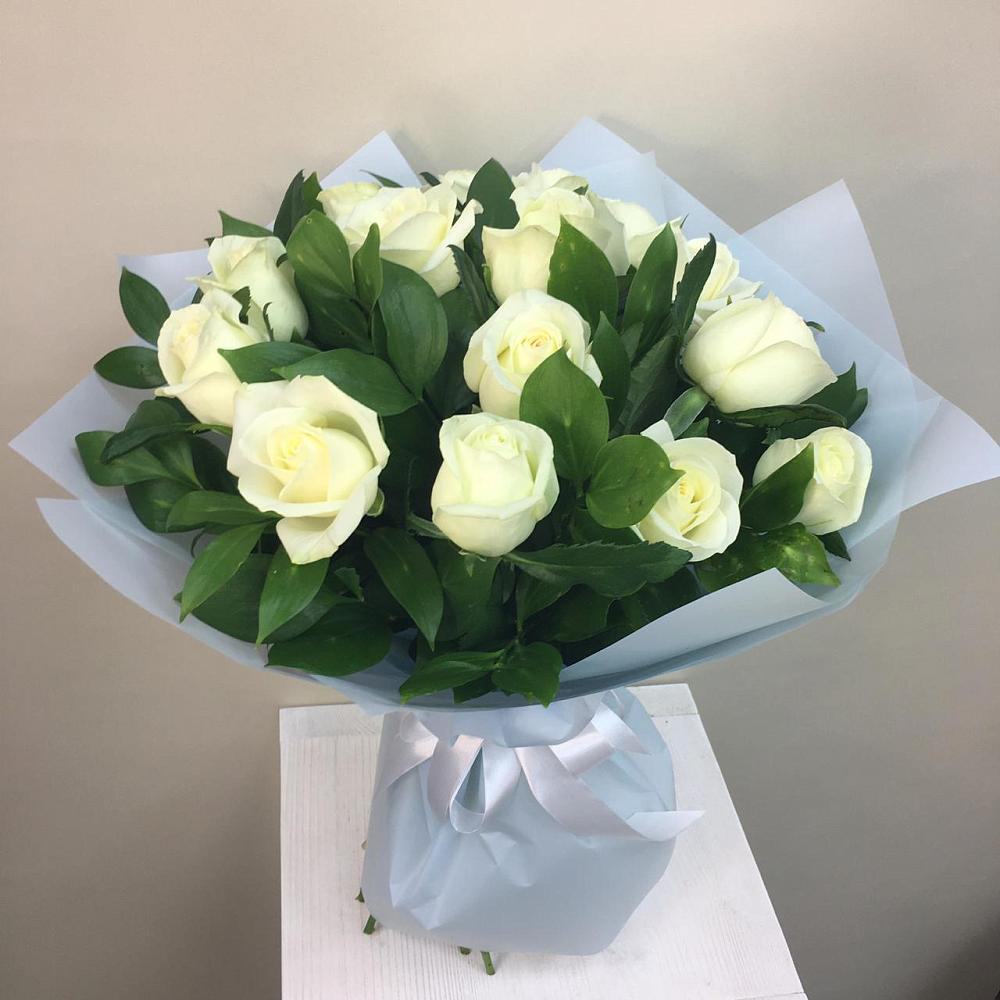 Букет 15 Белых роз Проуд в Старой Ситне