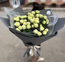Букет Белые кустовые розы Солинеро в Старой Ситне