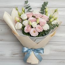 Букет цветов из:  Лизиантусы в Старой Ситне