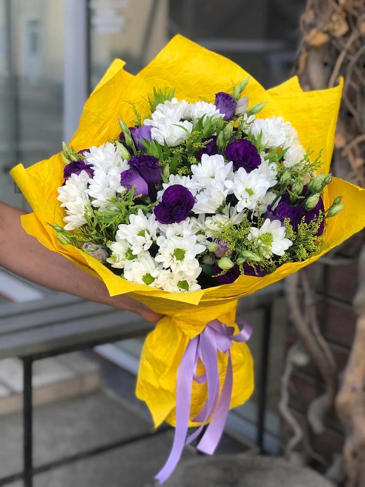 Букет цветов из: Ирисы, Хризантемы и Ромашки в Старой Ситне
