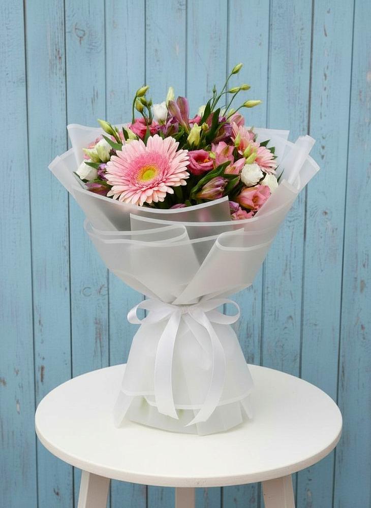 Букет цветов из: Герберы, Альстромерии и Лизиантусы в Старой Ситне