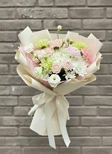 Букет цветов из:  Гвоздики, Розы, Лизиантусы и Хризантемы в Старой Ситне