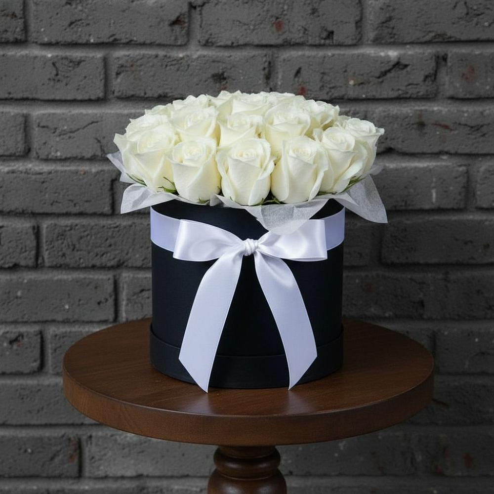 Цветочная композиция из Розы в шляпной коробке в Старой Ситне