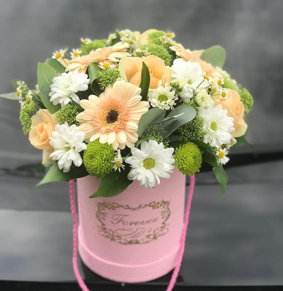 Цветочная композиция из Розы, Герберы и Хризантемы в шляпной коробке в Старой Ситне