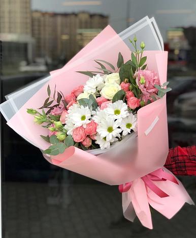 Букет цветов из: Розы, Лизиантусы и Хризантемы в Старой Ситне