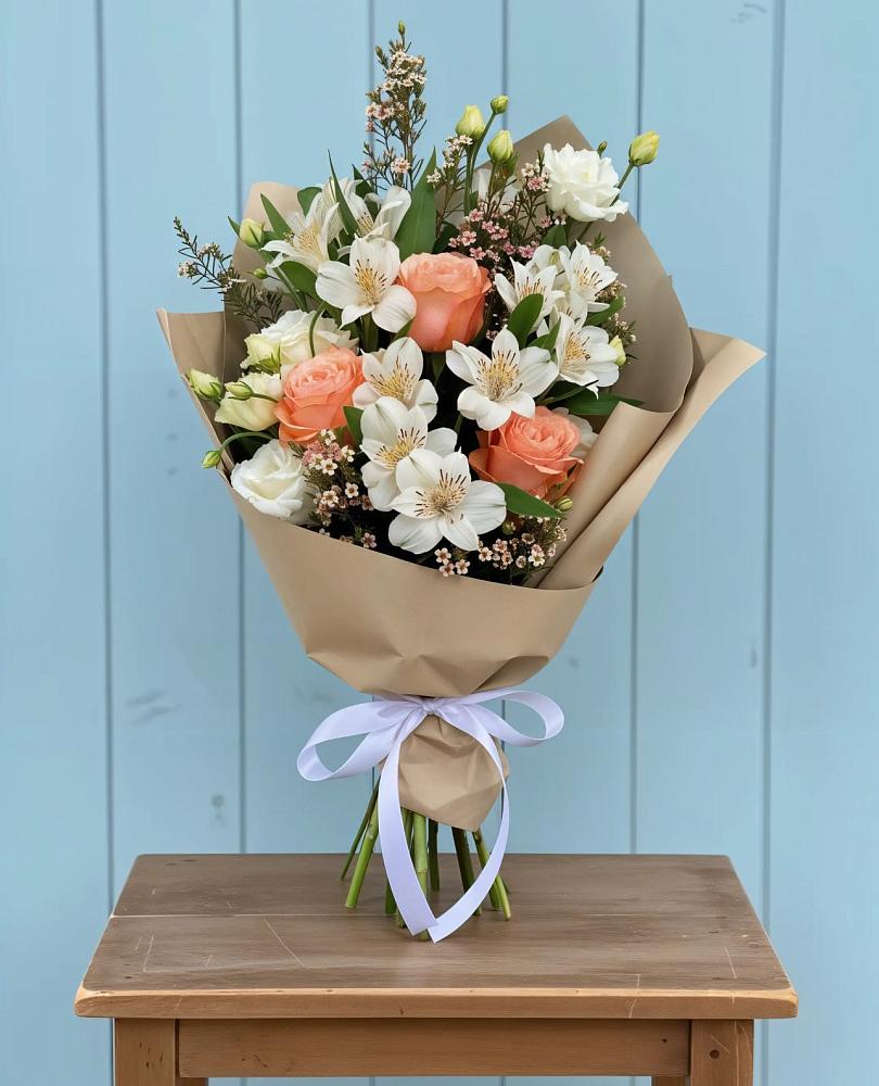 Букет цветов из: Альстромерии, Лизиантусы, Розы и Хризантемы в Старой Ситне
