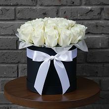 Цветочная композиция из Розы в шляпной коробке в Старой Ситне