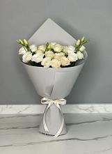 Букет цветов из:  Розы и Лизиантусы в Старой Ситне